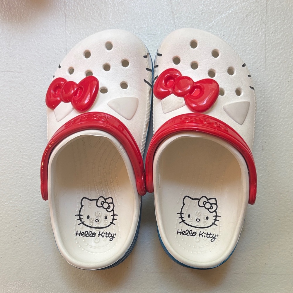CROCS - Hello Kitty Kids Slippers - White and Red